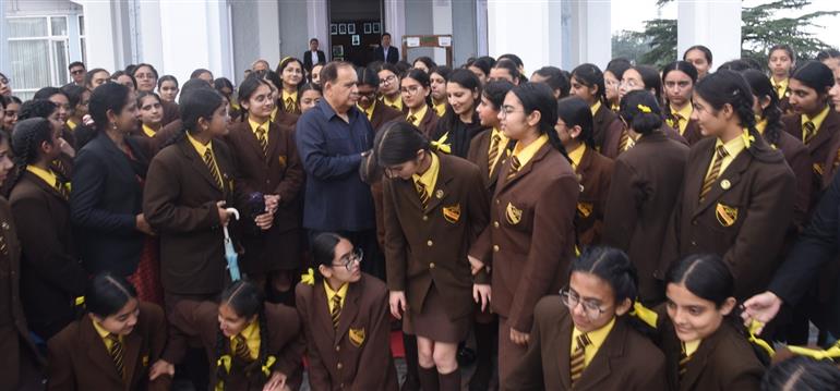 सदन की कार्यवाही देखने पहुंचे ऑकलैंड स्कूल व एचपीयू के छात्र-छात्राएं