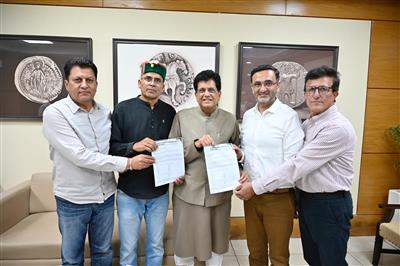 तुर्की से सेब आयात पर पूर्ण प्रतिबंध लगाने की माँग को लेकर वाणिज्य मंत्री से भेंट