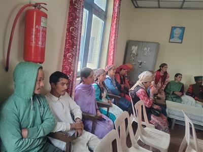 विद्यालय में 10वीं और 12वीं के परीक्षा परिणाम से भी अभिभावकों को अवगत करवाया गया