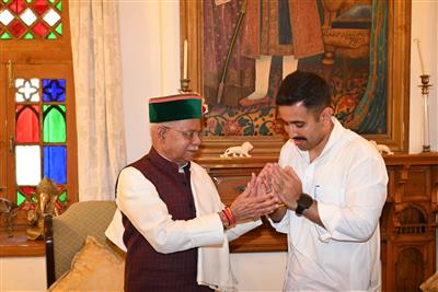 Governor pays tribute to former Chief Minister Virbhadra Singh