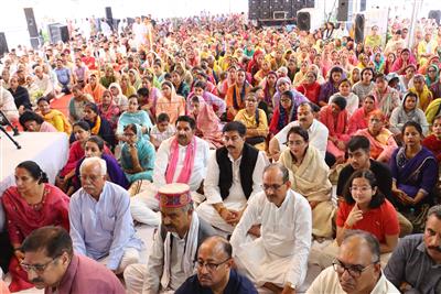 श्रीमद् भागवत कथा में बही आध्यात्मिक-सामाजिक समरसता की रसधार, स्वामी राजेंद्र दास बोले...दस पुत्रों के समान होती है एक कन्या*