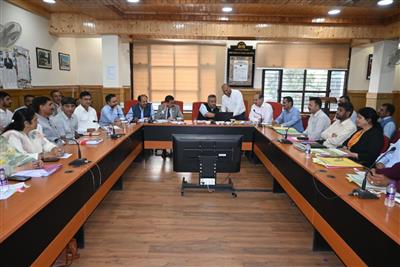 शिक्षा व्यवस्था में गुणवत्ता और विकास कार्यों में तेजी लाने के निर्देश