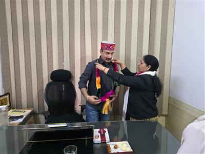 महिला कांग्रेस की नवनियुक्त पदाधिकारियों ने दीपक शर्मा से की शिष्टाचार भेंट, संगठन को बूथ स्तर तक मजबूत करने पर जोर